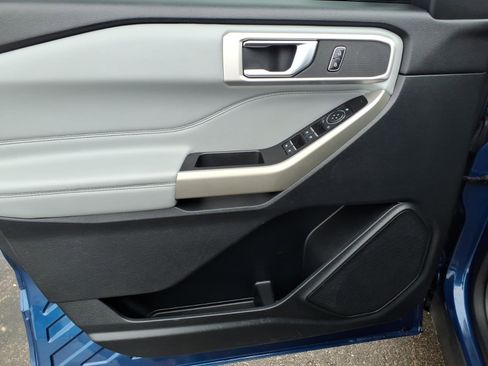 Used 2021 Ford Explorer XLT w/ Equipment Group 202A image 12