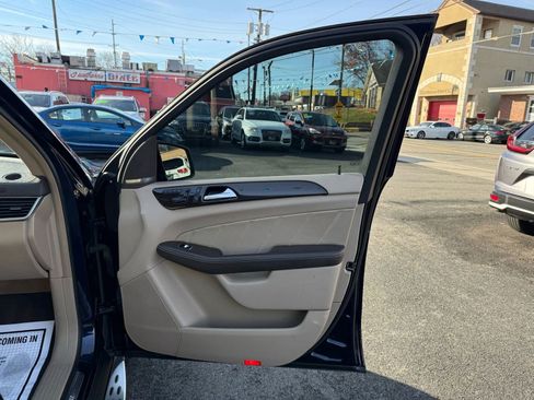 Used 2015 Mercedes-Benz GL 450 4MATIC image 47