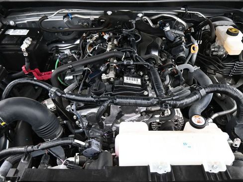 Used 2024 Toyota Tacoma TRD Off-Road AWD/4WD image 17
