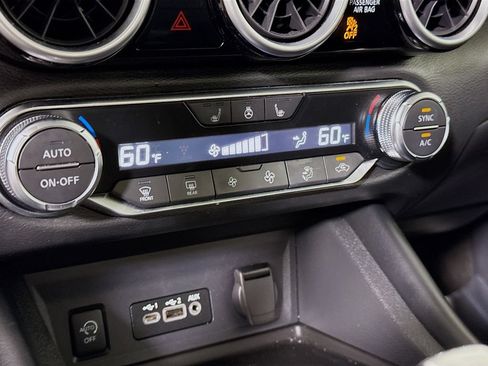 Certified 2024 Nissan Sentra SR w/ SR Premium Package FWD image 8
