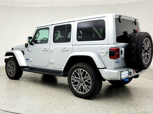 Used 2023 Jeep Wrangler Unlimited Sahara AWD/4WD image 7