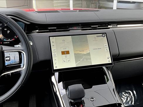 Used 2025 Land Rover Range Rover Sport SE image 6