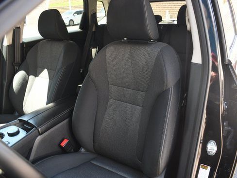 Used 2026 Nissan Rogue SV AWD/4WD image 17