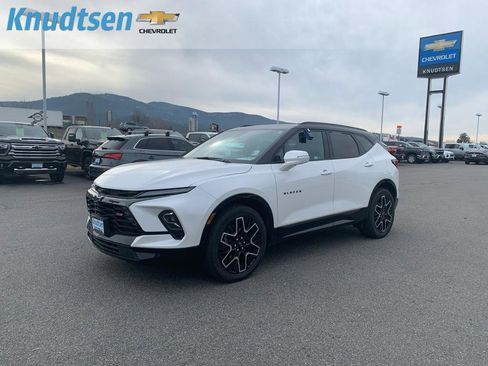 Used 2023 Chevrolet Blazer RS w/ Driver Confidence II Package image 3