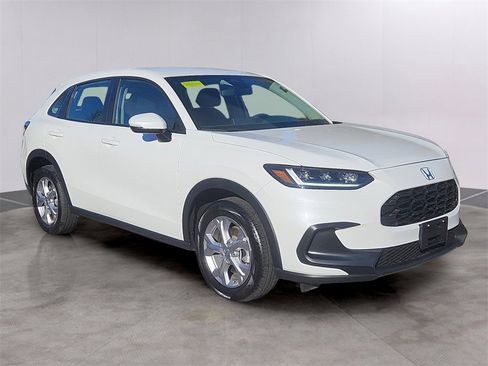 Certified 2024 Honda HR-V LX image 3