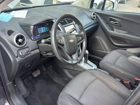 Used 2016 Chevrolet Trax LT w/ LPO, Protection Package FWD image 9