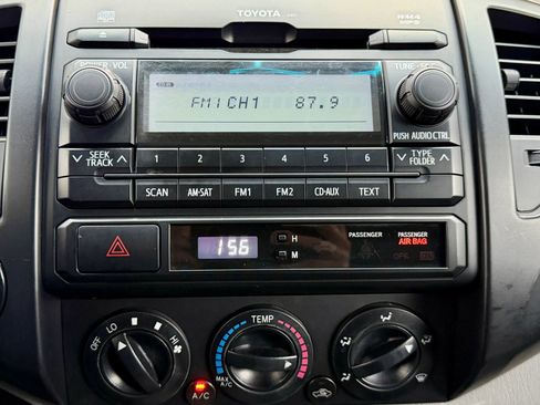 Used 2012 Toyota Tacoma Pickup 2D 6 ft image 11