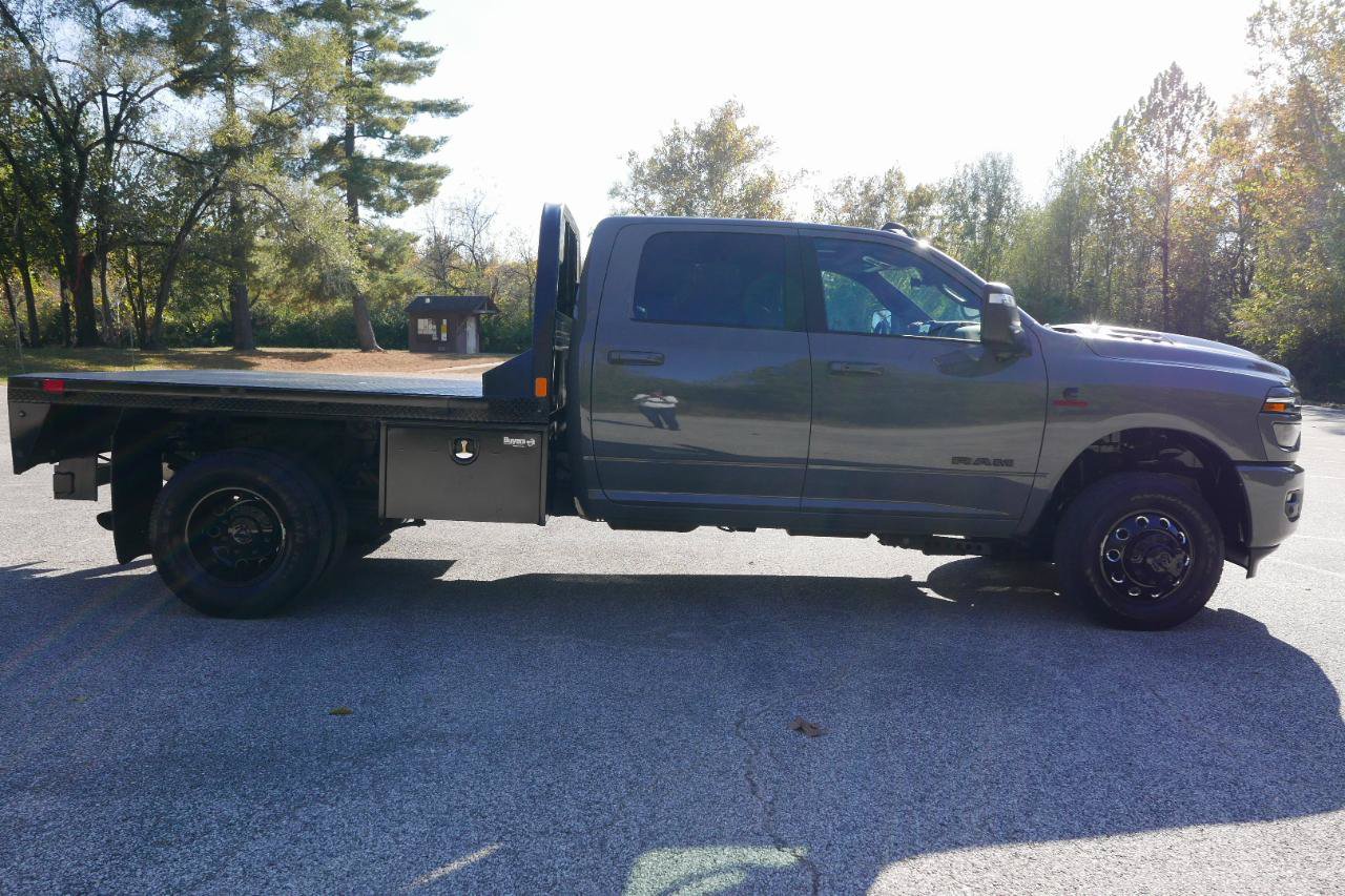 Used 2026 RAM 3500 Laramie w/ Night Edition AWD/4WD image 5