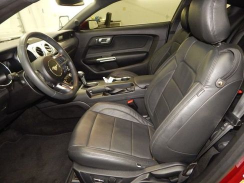 Used 2018 Ford Mustang GT RWD image 14