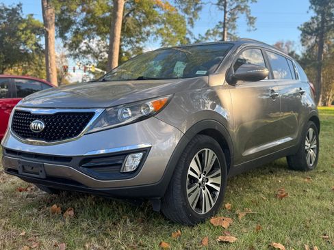 Used 2016 Kia Sportage EX w/ EX Premium Package image 2