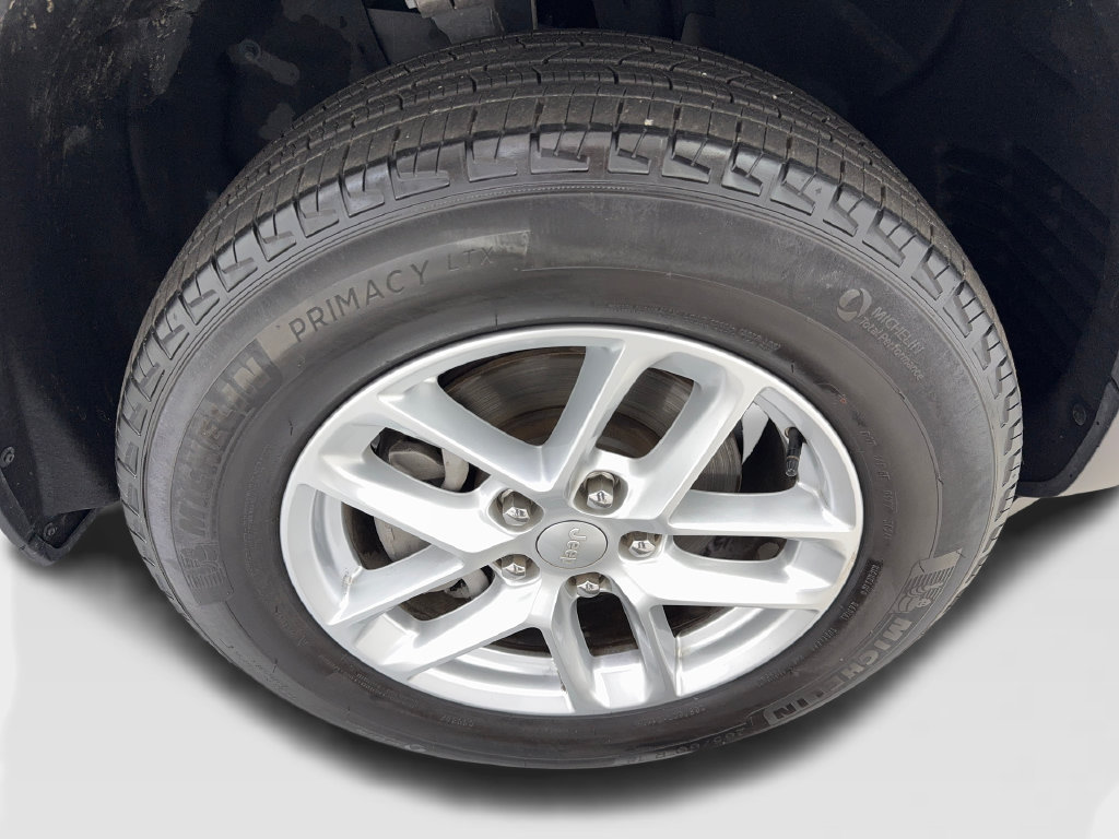 Used 2025 Jeep Grand Cherokee Laredo X AWD/4WD image 83