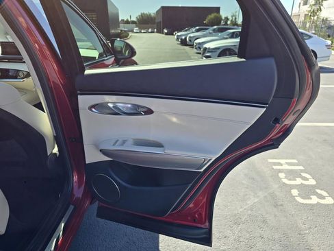 Used 2023 Genesis GV70 2.5T w/ Select Package image 24