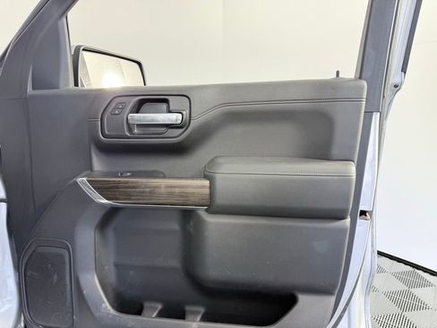 Used 2019 Chevrolet Silverado 1500 LT w/ Texas Edition image 10