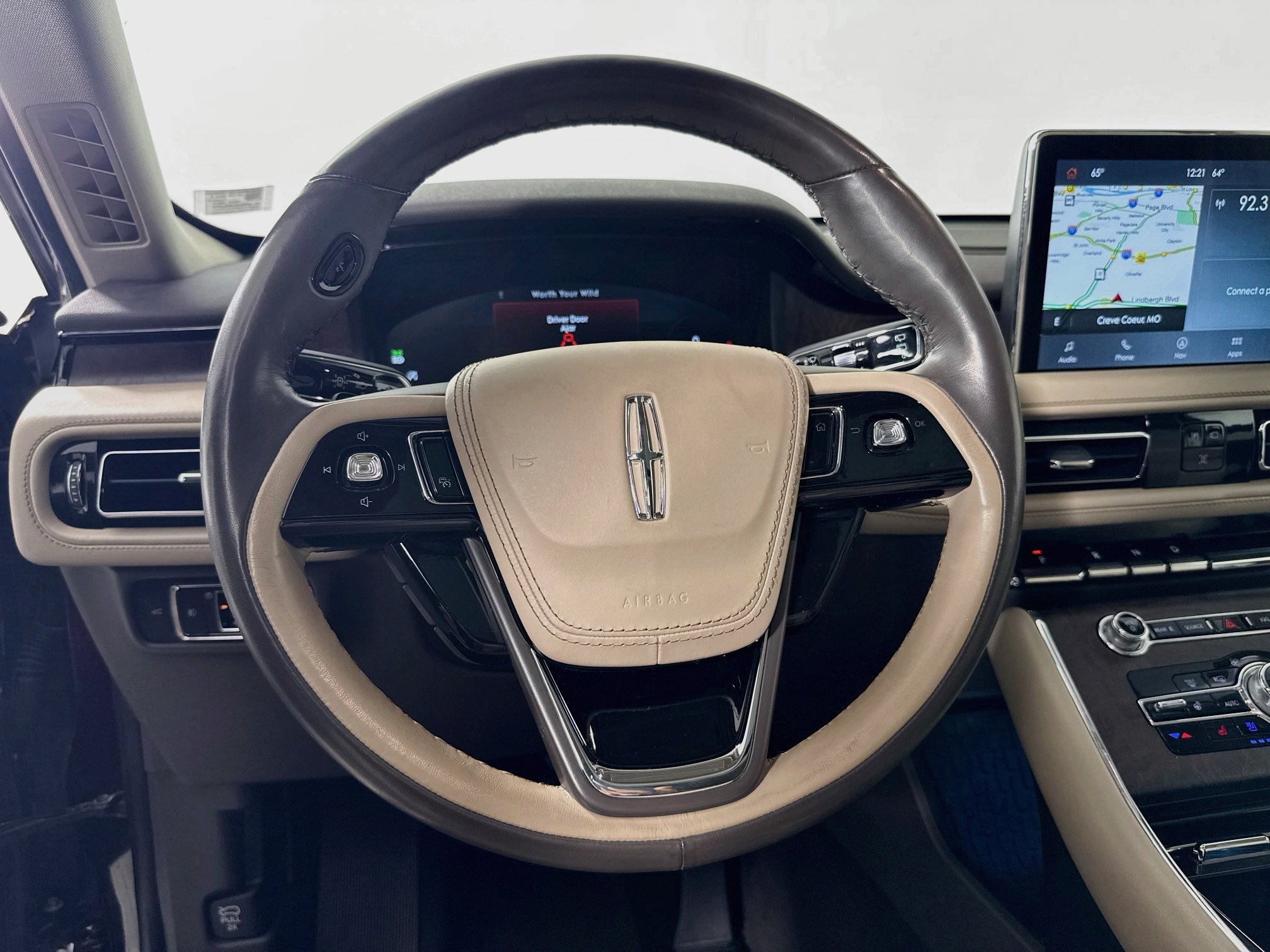 Used 2022 Lincoln Aviator Reserve w/ Equipment Group 201A AWD/4WD image 12