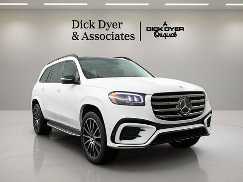 Used 2024 Mercedes-Benz GLS 450 4MATIC image 1
