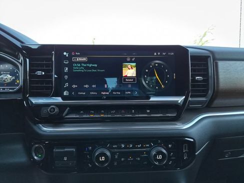 Used 2022 Chevrolet Silverado 1500 High Country w/ High Country Premium Package AWD/4WD image 24