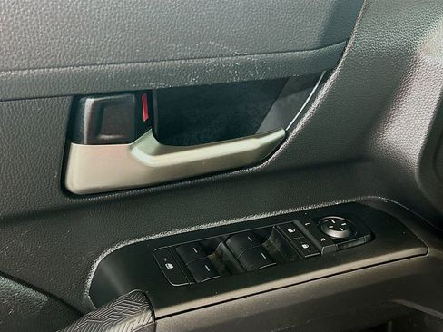 Used 2024 Toyota Tacoma TRD Sport AWD/4WD image 15