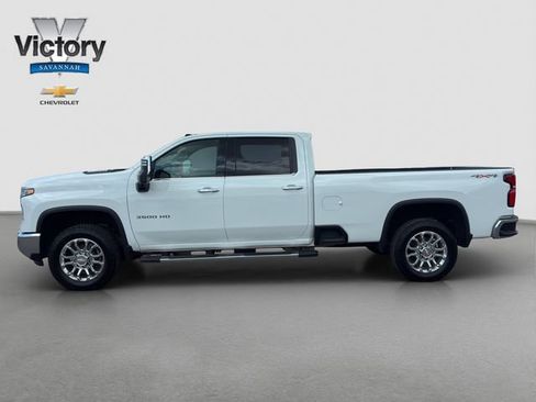 Used 2025 Chevrolet Silverado 3500 LTZ AWD/4WD image 4