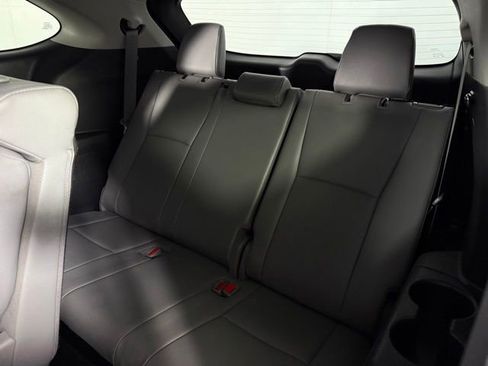 Used 2023 Toyota Highlander XLE FWD image 19