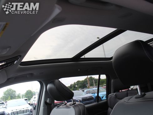 Used 2023 Jeep Grand Cherokee L Limited AWD/4WD image 12