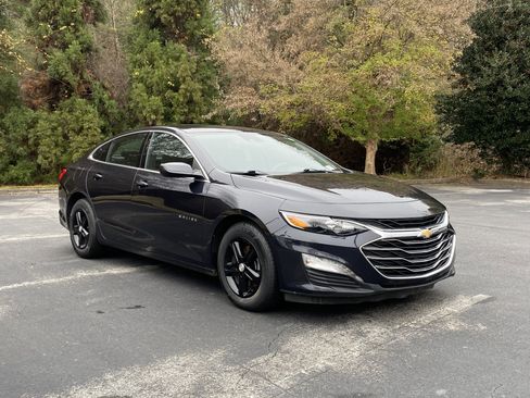 Used 2023 Chevrolet Malibu LT image 2