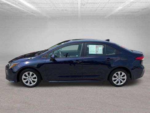 Used 2025 Toyota Corolla LE FWD image 3