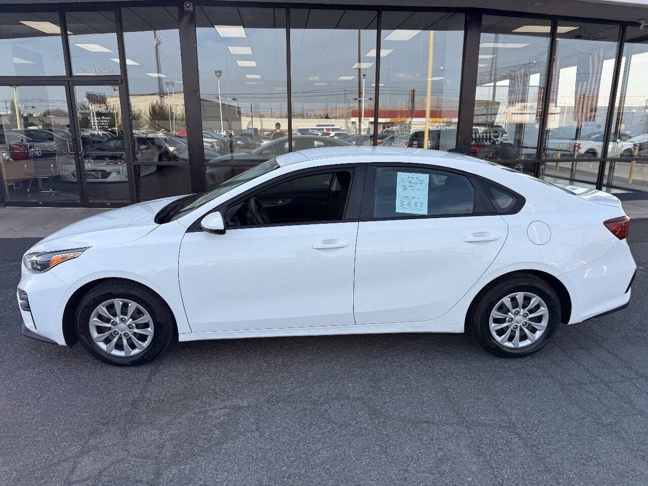 Used 2019 Kia Forte Sedan FWD image 2