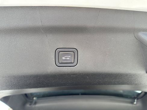 Used 2021 Chevrolet Tahoe Z71 AWD/4WD image 36