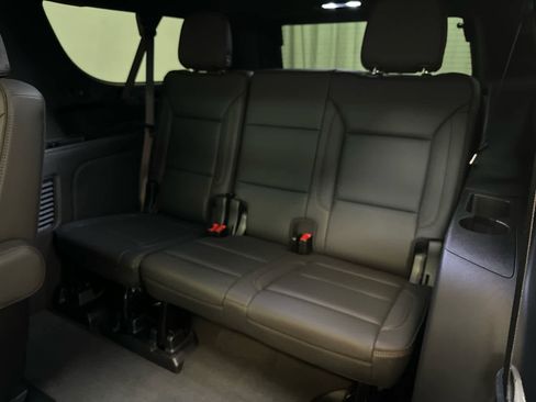 Used 2025 Chevrolet Suburban High Country AWD/4WD image 22