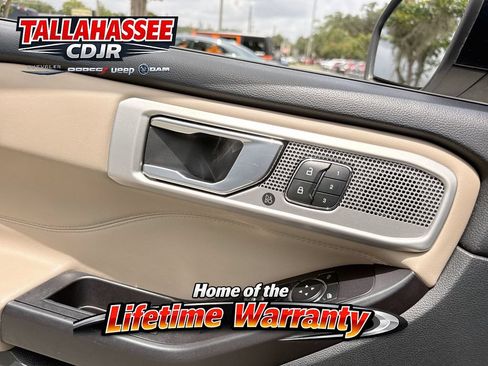 Used 2020 Ford Explorer Limited RWD image 13