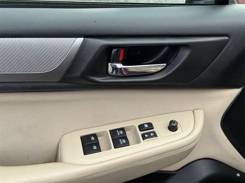 Used 2018 Subaru Outback 2.5i Premium image 14