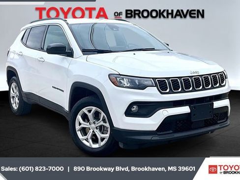 Used 2024 Jeep Compass Latitude image 1