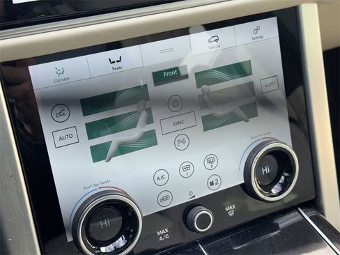 Used 2022 Land Rover Range Rover Westminster Edition image 17