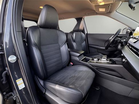 Used 2024 Mitsubishi Outlander SE Black Edition FWD image 23