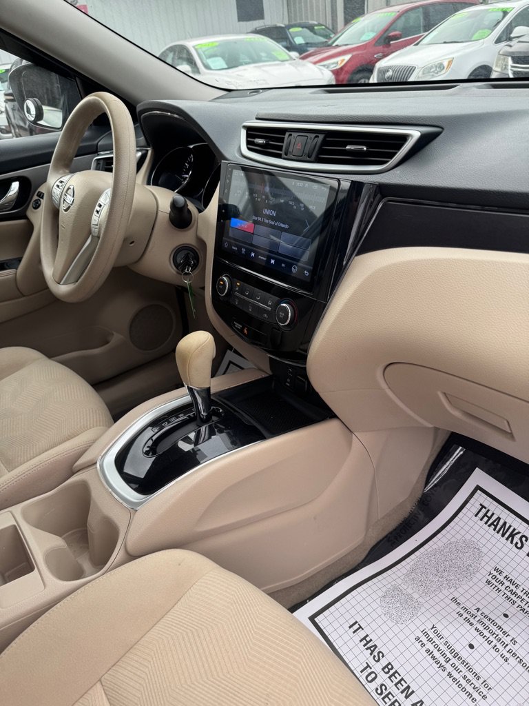 Used 2015 Nissan Rogue S FWD image 13
