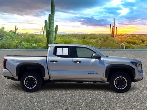Used 2024 Toyota Tacoma TRD Off-Road image 6