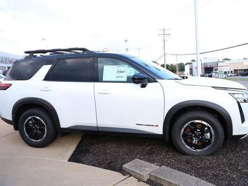 New 2026 Nissan Pathfinder Rock Creek w/ Rock Creek Premium Package AWD/4WD image 5