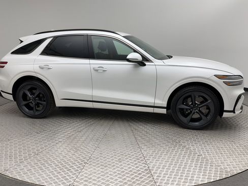 Certified 2026 Genesis GV70 3.5T Sport Prestige AWD/4WD image 9
