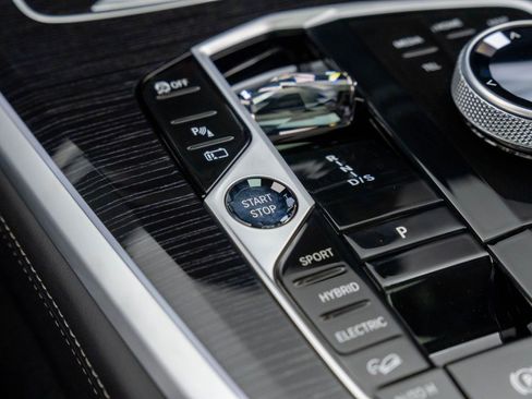 New 2026 BMW X5 xDrive50e w/ Executive Package image 22