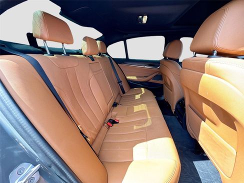 Used 2022 BMW 540i w/ Premium Package image 13