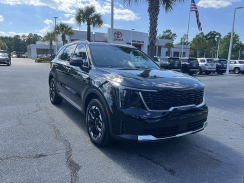 Used 2025 Kia Sorento S w/ Panoramic Sunroof Package AWD/4WD image 2