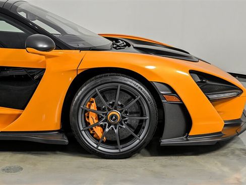 Used 2019 McLaren Senna RWD image 18