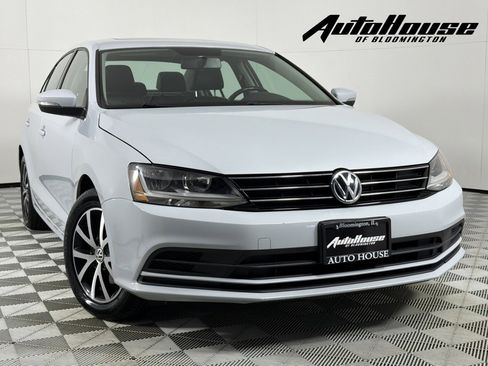 Used 2017 Volkswagen Jetta SE image 1