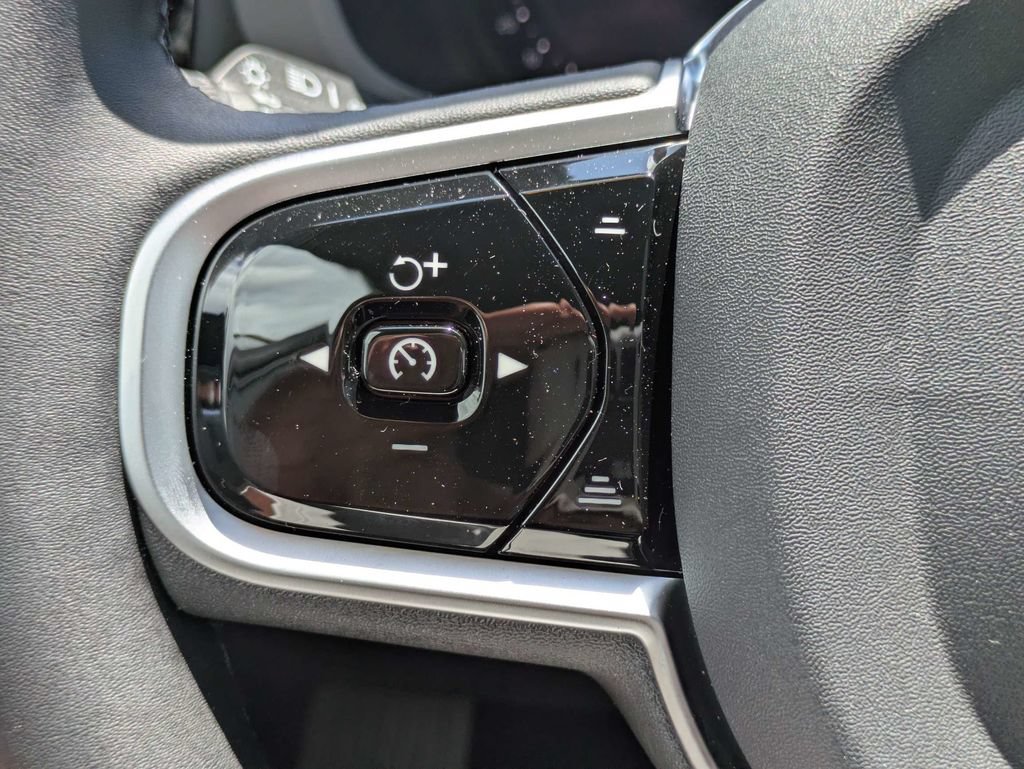Used 2026 Volvo XC60 B5 Plus w/ Protection Package Premier AWD/4WD image 28