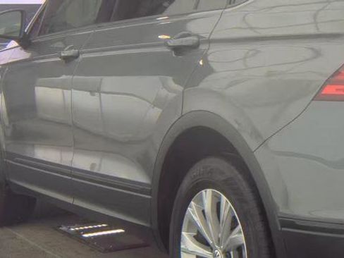 Used 2020 Volkswagen Tiguan S image 2