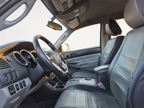 Used 2014 Toyota Tacoma 4x4 Double Cab image 9