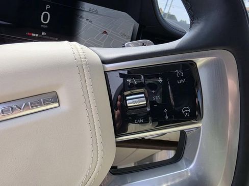 Used 2024 Land Rover Range Rover SE image 14
