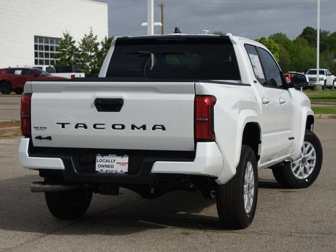 New 2026 Toyota Tacoma SR5 AWD/4WD image 18
