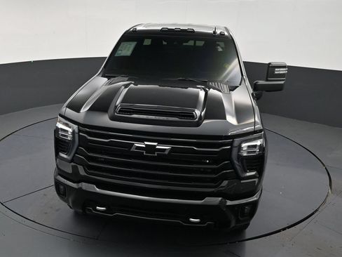 Used 2026 Chevrolet Silverado 2500 High Country w/ High Country Premium Package AWD/4WD image 18