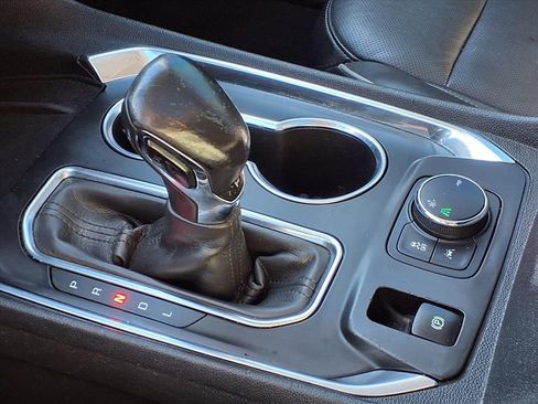 Used 2021 Chevrolet Traverse High Country image 17